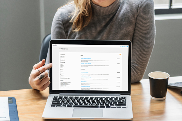 girl-showing laptop screen