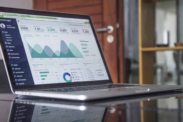laptop-analytics